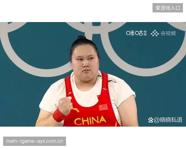 举重教练身材太好被误以为选手？揭秘背后的训练秘密
